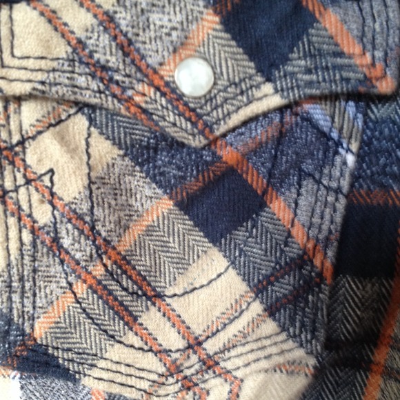 ❣️True Religion pearl snap flannel - Picture 2 of 4