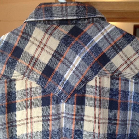 ❣️True Religion pearl snap flannel - Picture 3 of 4