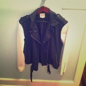 Bundle for Lourdes722