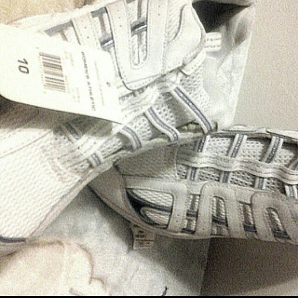 Women's Athletic Shoes