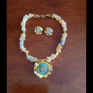 Semi precious gemstones Necklace and earrings.