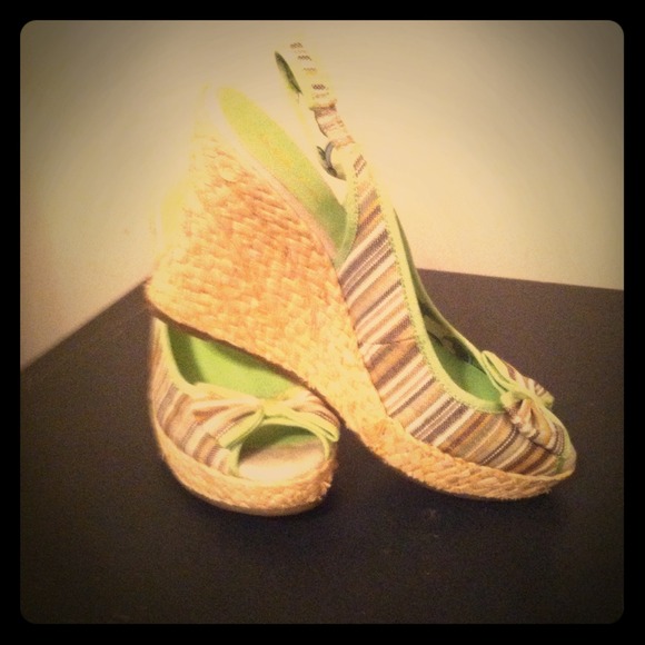 SLING-BACK PEEP-TOE WEDGES 👡 ⭐️NWOB⭐️