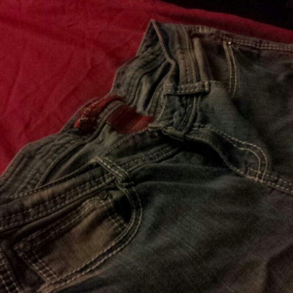 Red rivet - Picture 3 of 3