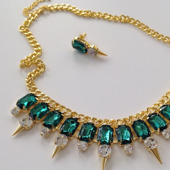 💥REDUCED Edgy Emerald & Rhinestone Spike Necklace