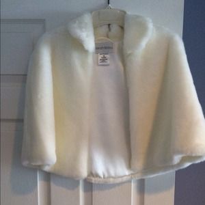 David's Bridal Ivory Faux Fur Capelet / Cape