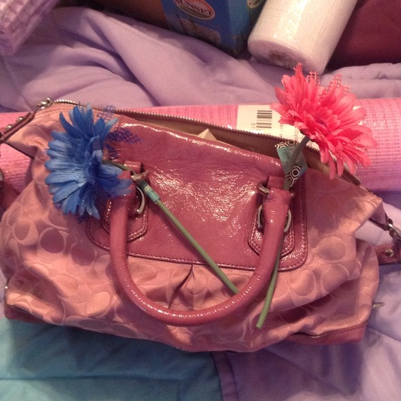 Coach HandBag - Picture 3 of 4