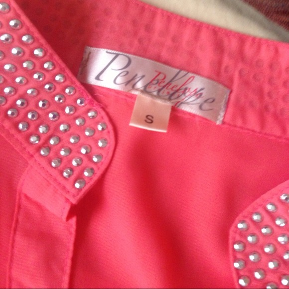 Coral top