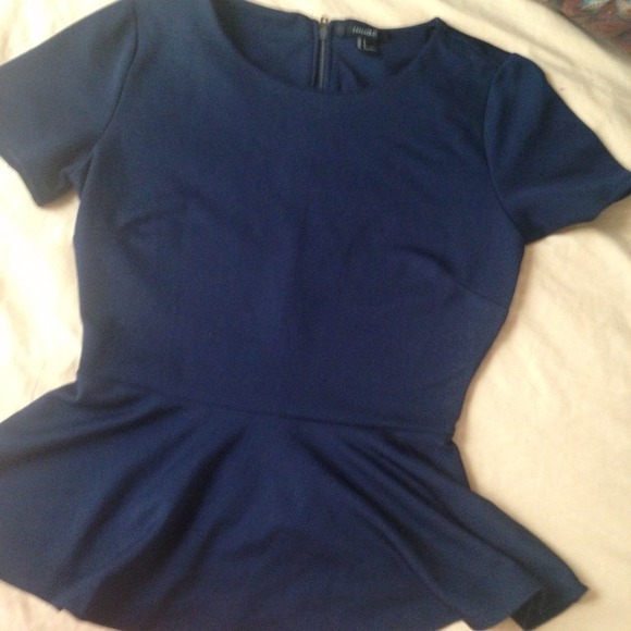 🚫🚫SOLD!!!!🚫🚫🚫🚫Navy blue peplum top