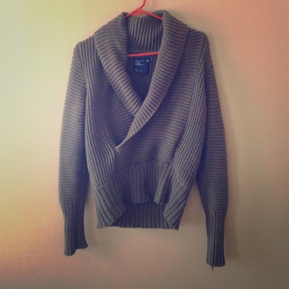 American Eagle Sweater