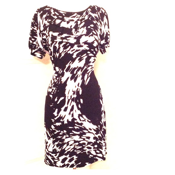 🚫SOLD IN BUNDLE🚫Cute black & white dress.