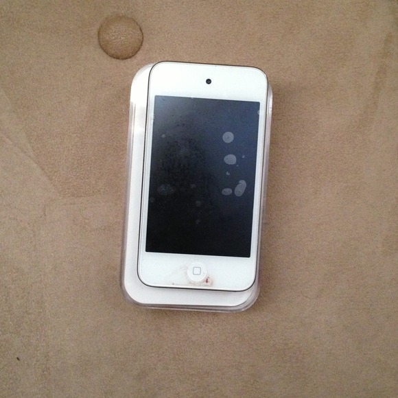 8GB white IPOD touch. Works very well.