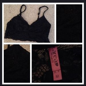 Black laced bralette