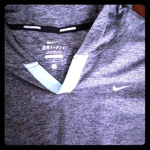 Nike bundle alert - 2 large Nike tops!