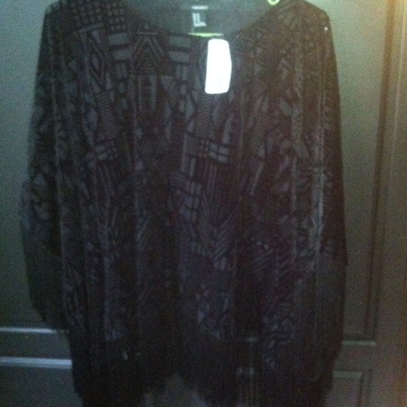 💋Aztec velvet fringe poncho - Picture 2 of 4