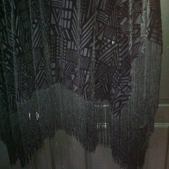 💋Aztec velvet fringe poncho - Picture 3 of 4