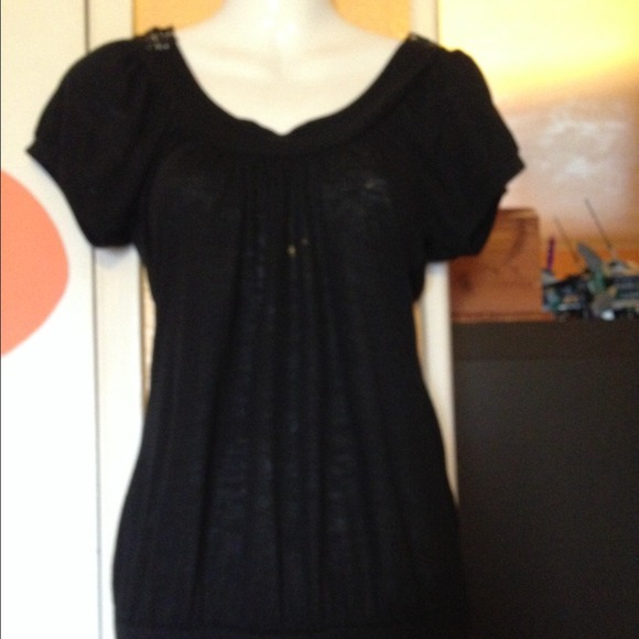 Black embroidery blouse