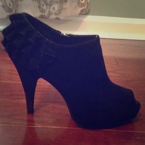 Peep-Toe Booties 🔴BOGO 1/2 price