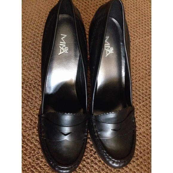 MIA Blk real Leather Loafer Heels...🔥$45🔥