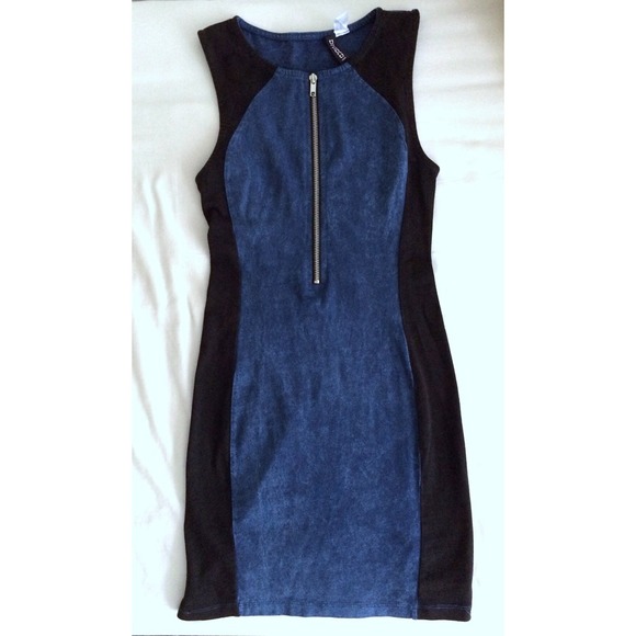 ❌SOLD❌ zippered bodycon dress