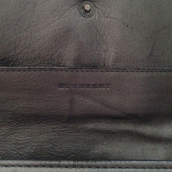 Burberry wallet authentic - Picture 2 of 3