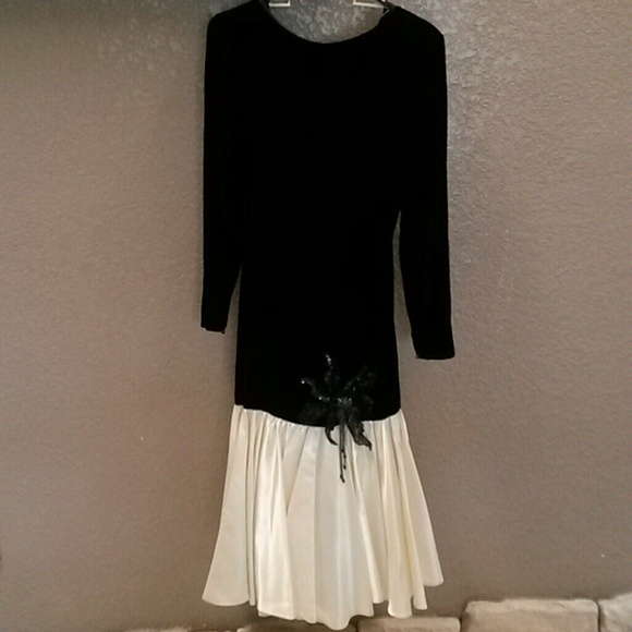 Casadei Form Fitting designer Long Party Dress