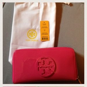 100%Authentic TORY BURCH WALLET