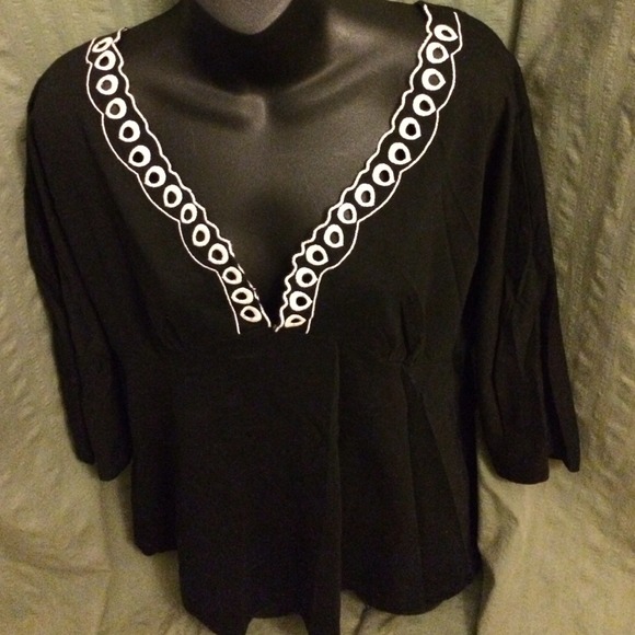 Black v-neck top-SOLD