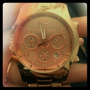 Rose gold watch hold