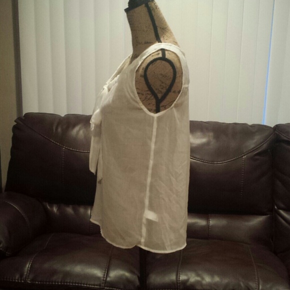 Old Navy Sheer white top - Picture 4 of 4