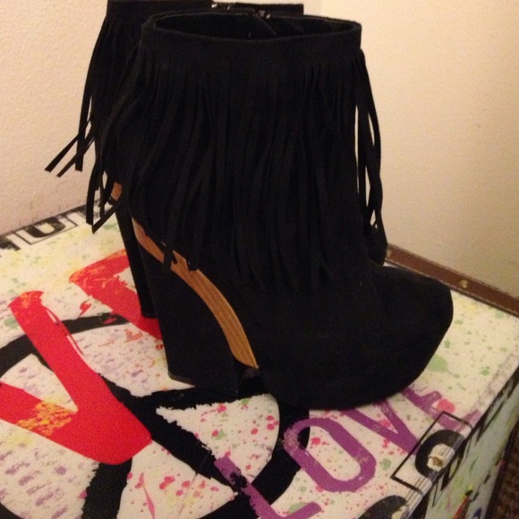 SOLD Black Fringe Booties (Sz 9, fits like 8)