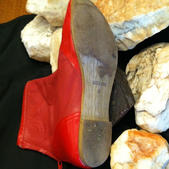 Reduced Imported Red leather booties made in Spain - Picture 4 of 4