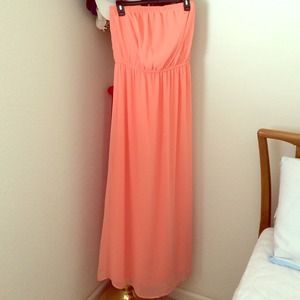 *REDUCED* Peach Chiffon Maxi-Tube Dress😍