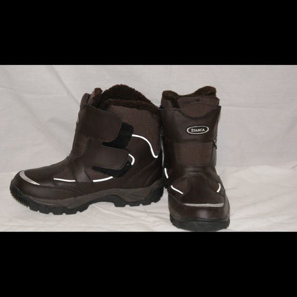 Itasca snow boots. Never worn.