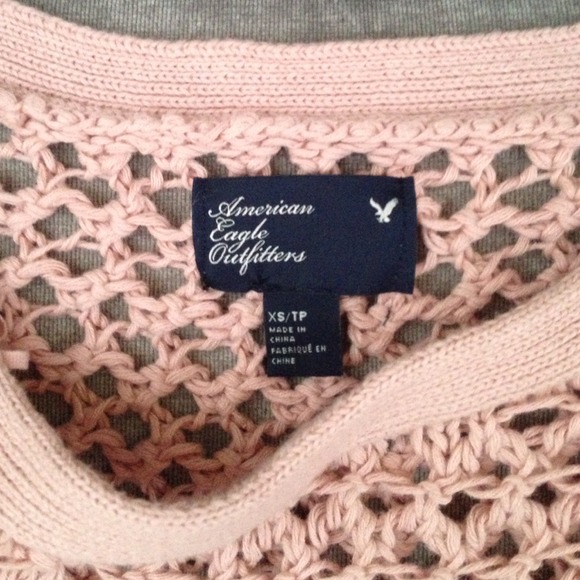 Pink American eagle sweater - Picture 2 of 2