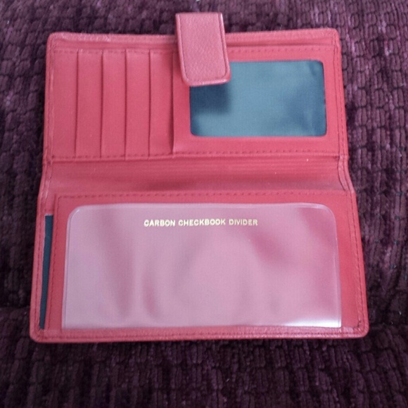 Red wallet - Picture 2 of 3