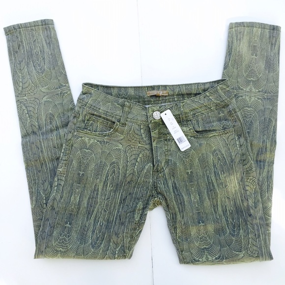 Romeo & Juliet Couture Printed Denim Pants Tan
