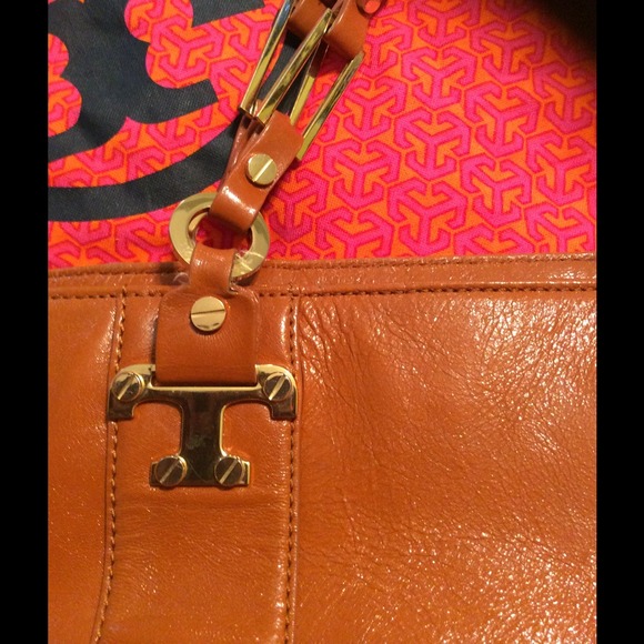 Just Reduced Authentic Tory Burch Bag $125 - Picture 3 of 4