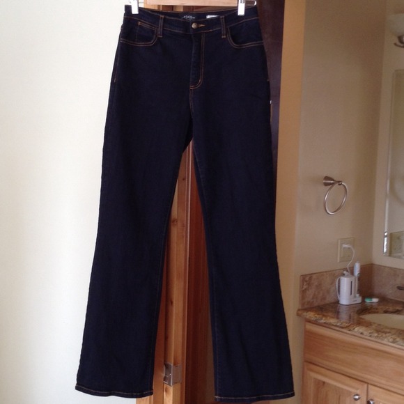 SOLD on Vinted! NYDJ straight leg jeans!