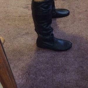 Size 8black boots