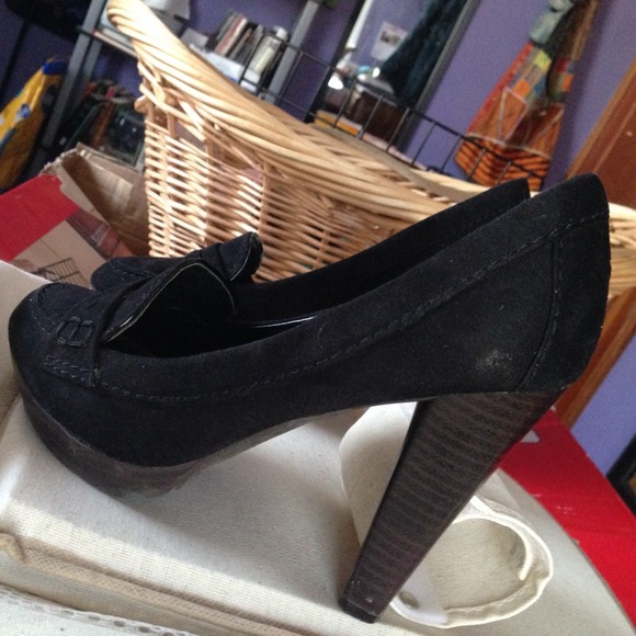 High-heels - Picture 2 of 2