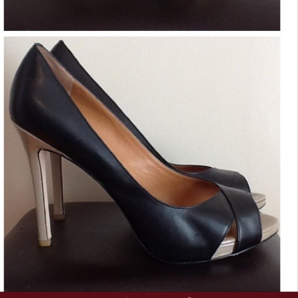 Classy Ann Taylor Pumps. In original box - Picture 2 of 2