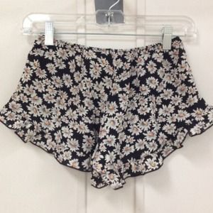 Daisy vodi shorts **reserved**