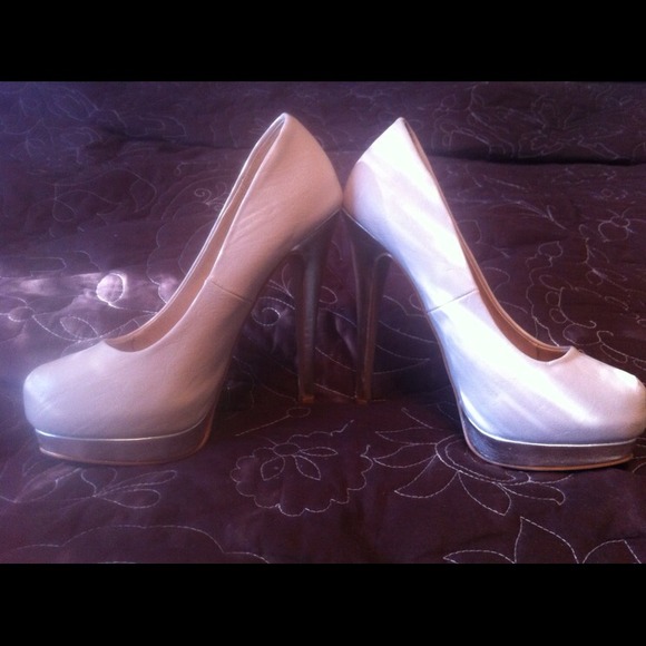 ALDO Heels - Picture 4 of 4