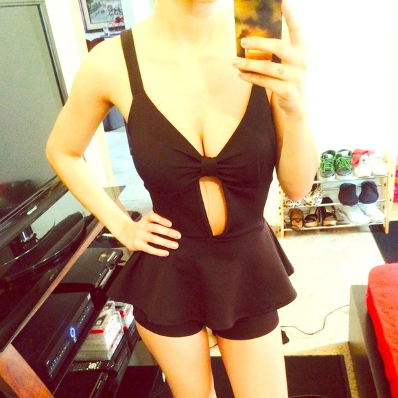 sexy mini shorts outfit attached <3