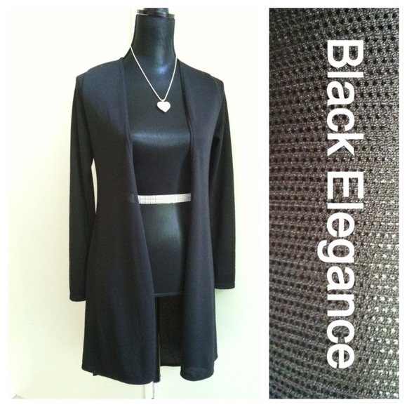 ***GIFTED*** Very elegant light weight cardigan