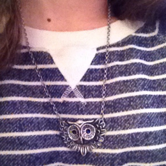 Cute owl necklace💛 - Picture 3 of 3