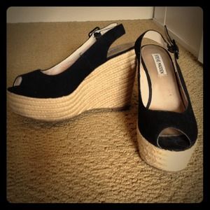 Steve Madden Black Canvas Wedges