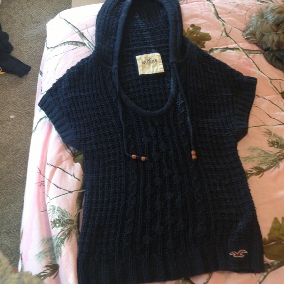 Hollister navy blue sweater