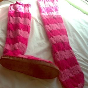 VS Pink Victorias Secret boots 🎉Price Lowered🎉