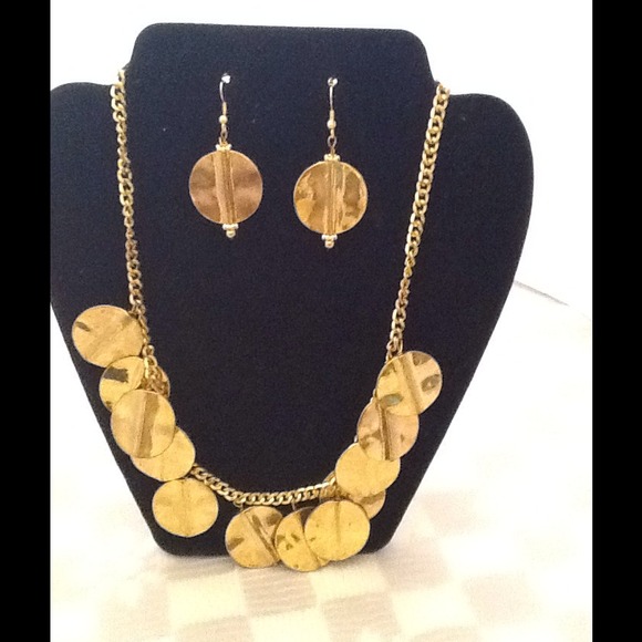 Necklace and earring set - Picture 1 of 1
